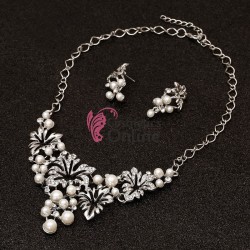 Colier cu cercei AS23B Argintiu cu cristale si perle